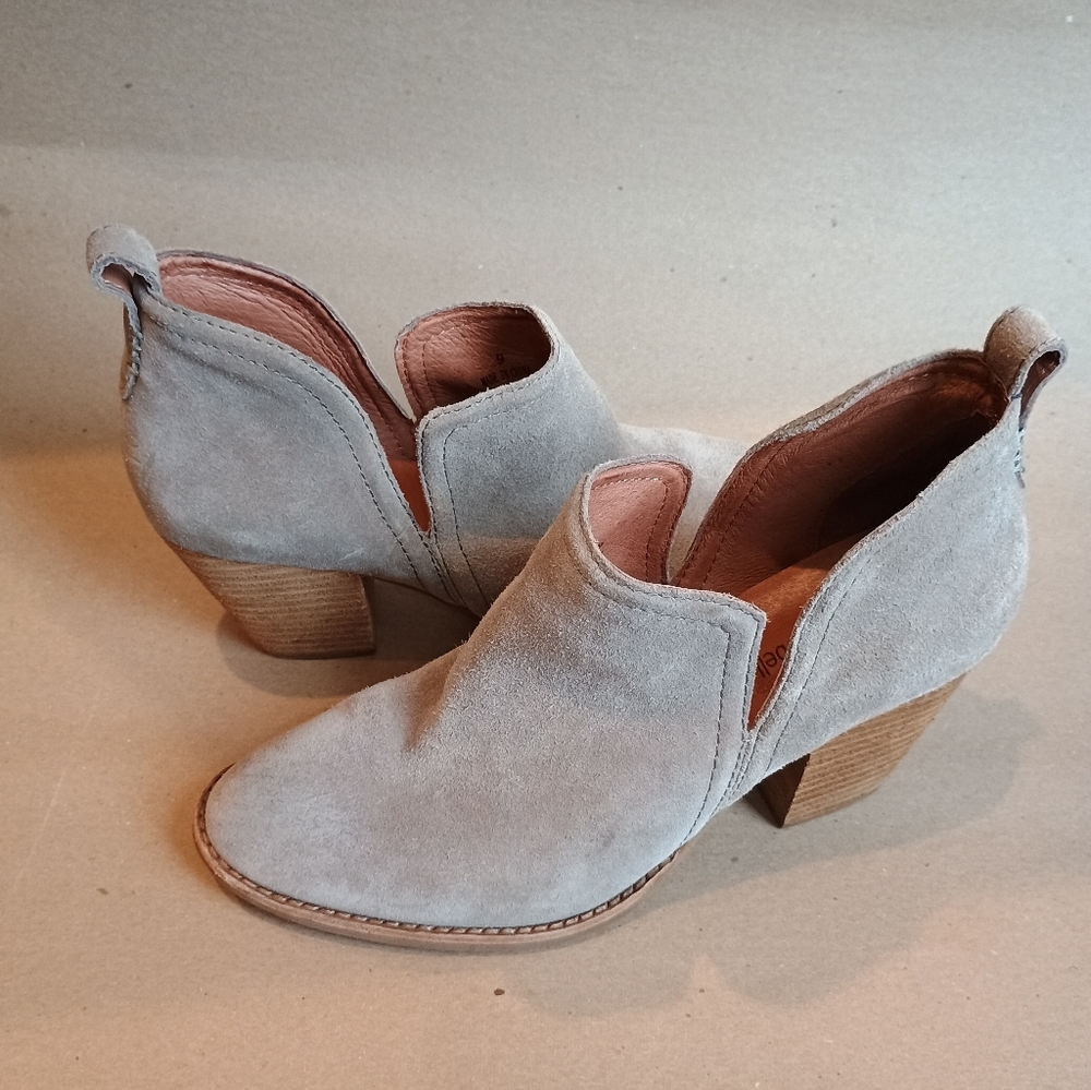 Jeffrey Campbell Rosalee Sz 9 tan suede pointed toe slipon block heel ankle boot